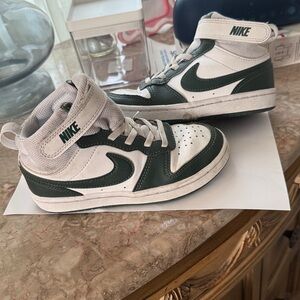 Nike Kids High-Top Sneakers - White and Dark Green